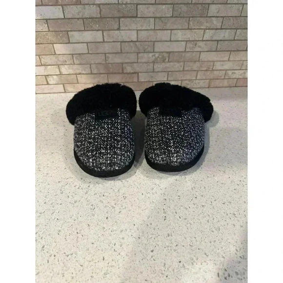 UGG Women's SCUFFETTE II FRILL‎ Scuff Slipper Shoe BLACK  120 - Picture 1 of 5